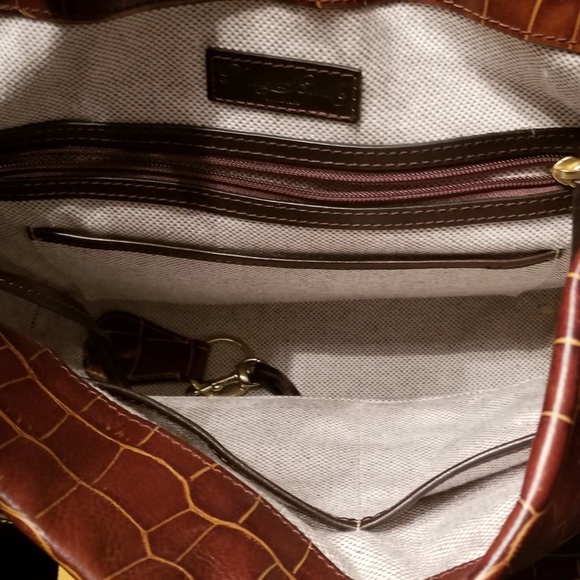 Croco Dooney and Burke handbag - Picture 2 of 2